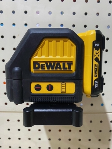 Аккумуляторный лазерный нивелир DeWalt DCE 088 D1R фото 5